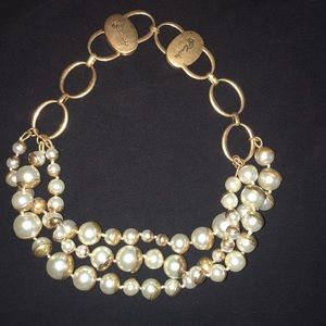 Gorgeous Plunder 3 strand pearl necklace!